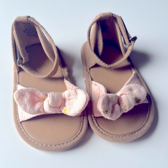 OLD NAVY baby girl sandals size 12-18 months EUC - Picture 1 of 4